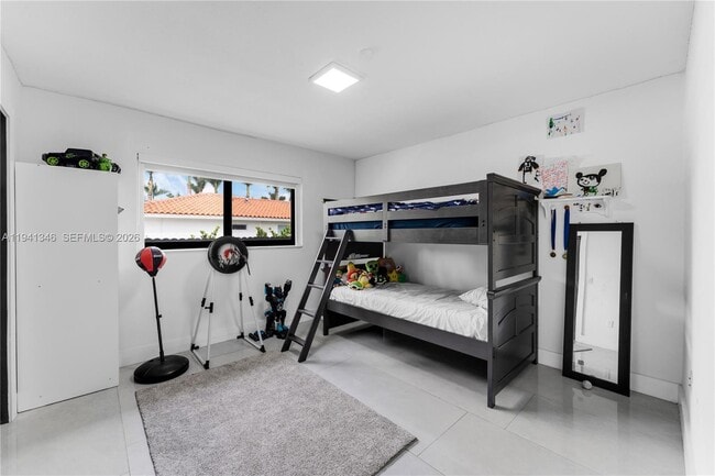 Building Photo - 551 SW 127th Ave