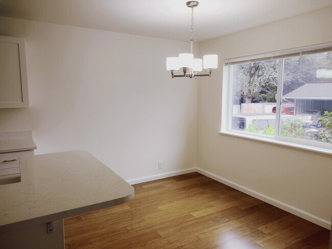 108 Dining Room - Beachwood Homes in Kirkland