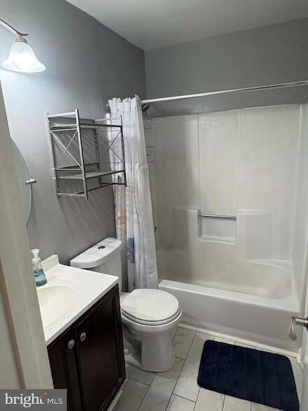 Building Photo - 3810 Glenview Terrace