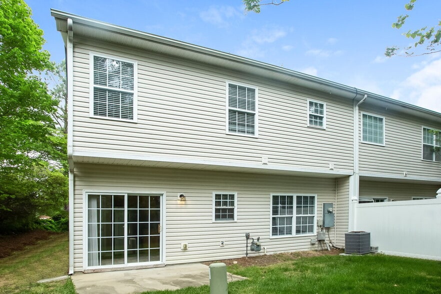 Building Photo - 8404 Carolina Lily Ln