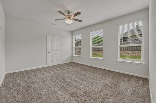 Building Photo - 9528 Blaine Dr