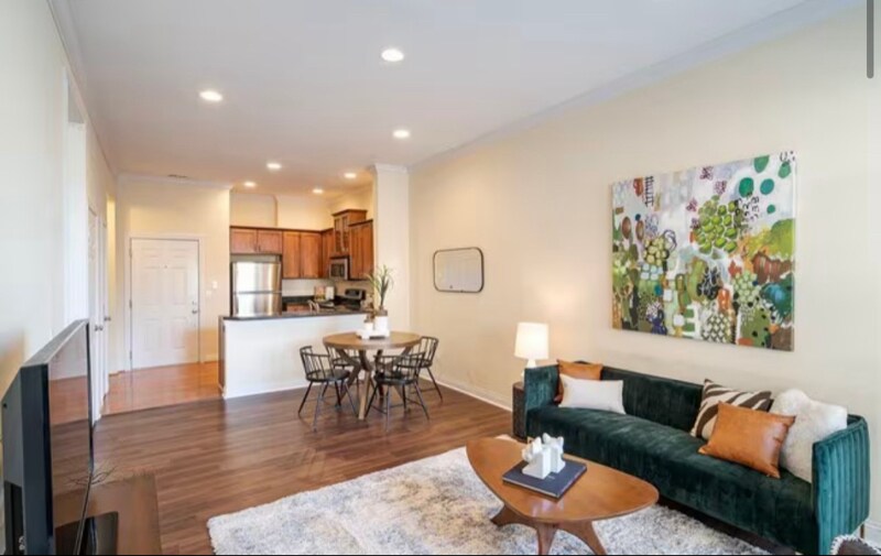 Building Photo - 252 Stetson St