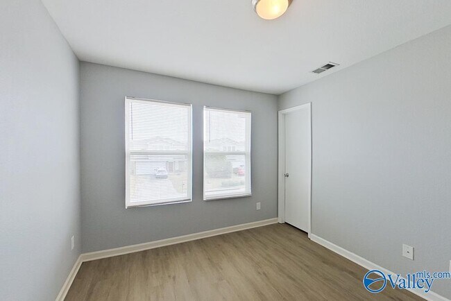 Building Photo - 112 Belle Haven Dr