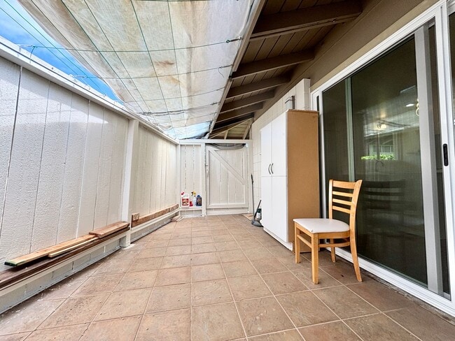 Building Photo - Newly Renovated 3BR/2BA Townhouse at Waial...