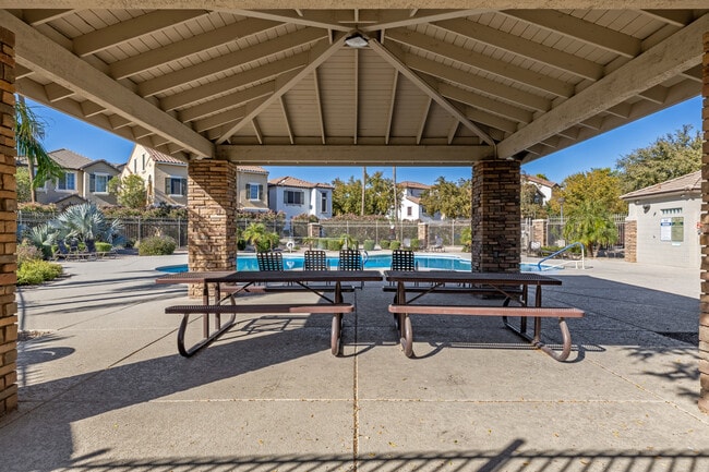 Building Photo - 4233 E Jasper Dr