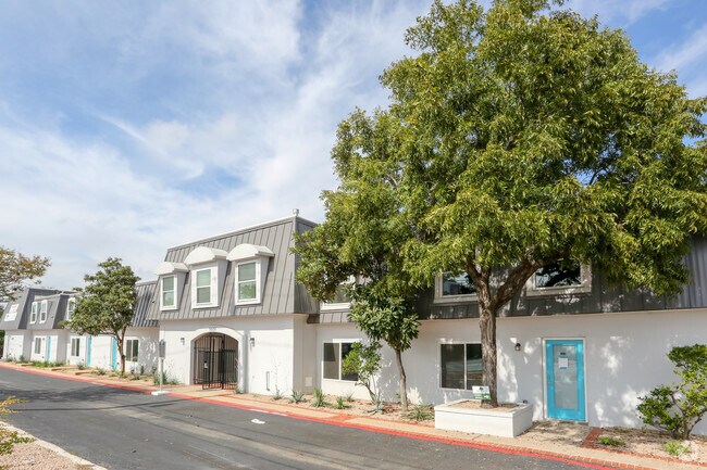 Building Photo - Mueller Crossing