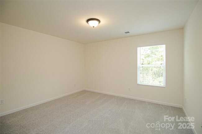 Building Photo - 3030 Falling Stone Cir