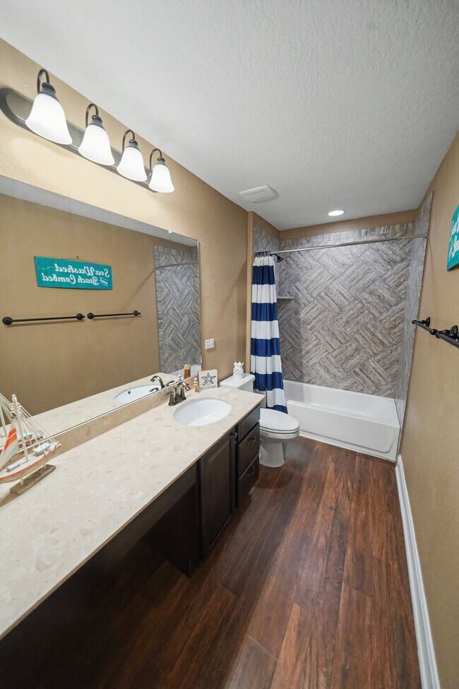 Building Photo - Exquisite 3-bedroom, 2.5-bathroom off 1604 and Culebra Road - Realtor Commission: $500