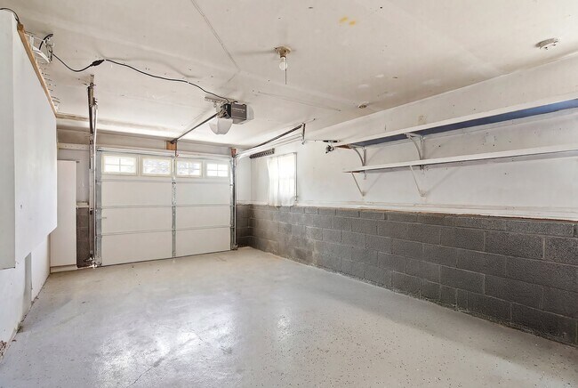 Building Photo - 39 Hilltop Rd
