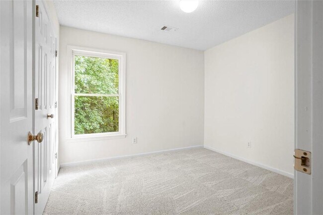 Building Photo - 11005 Glenbarr Dr