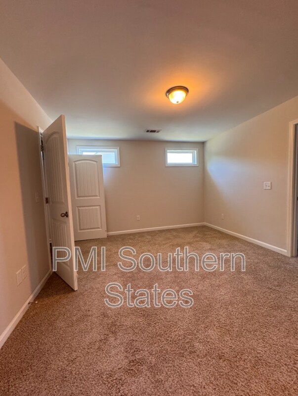 Building Photo - 320 Alameda Ln