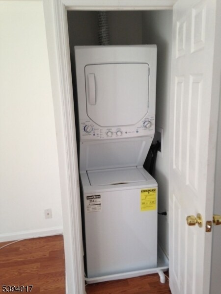 Building Photo - 12 Main St