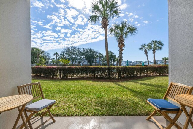 Building Photo - 214 Miracle Strip Pkwy SW