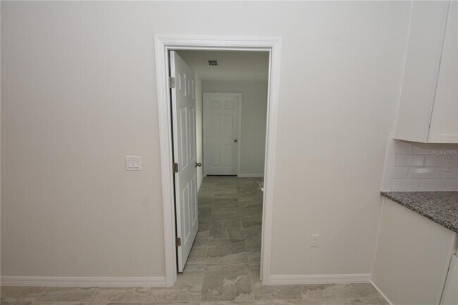 Building Photo - 11 Buttonwood Ln