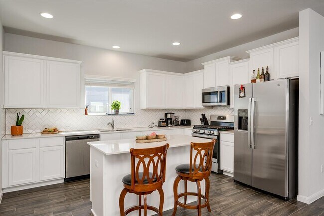 Building Photo - 10712 Timber Brook Pass