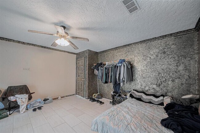 Building Photo - 4015 Black Locust Dr