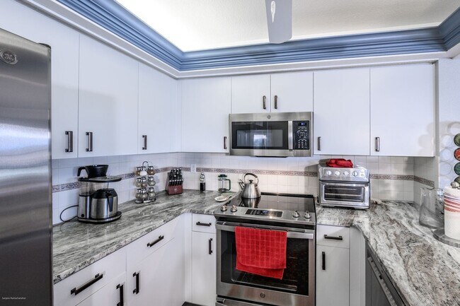 Building Photo - PRICE DROP!! FURNISHED ANNUAL RENTAL- WATERFRONT