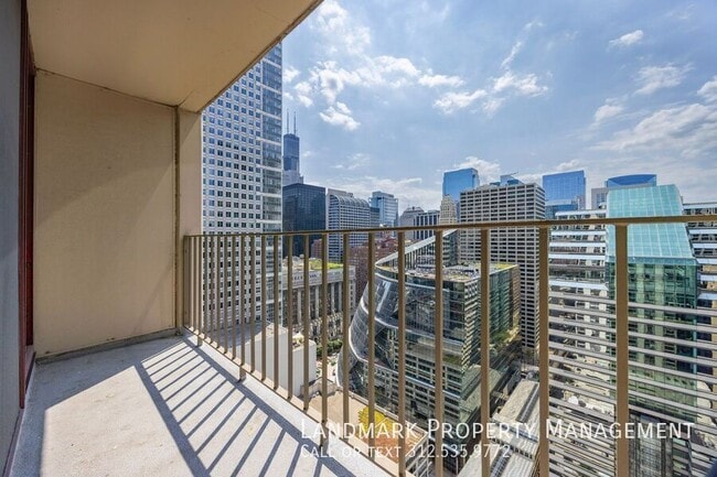 Building Photo - 200 N Dearborn St