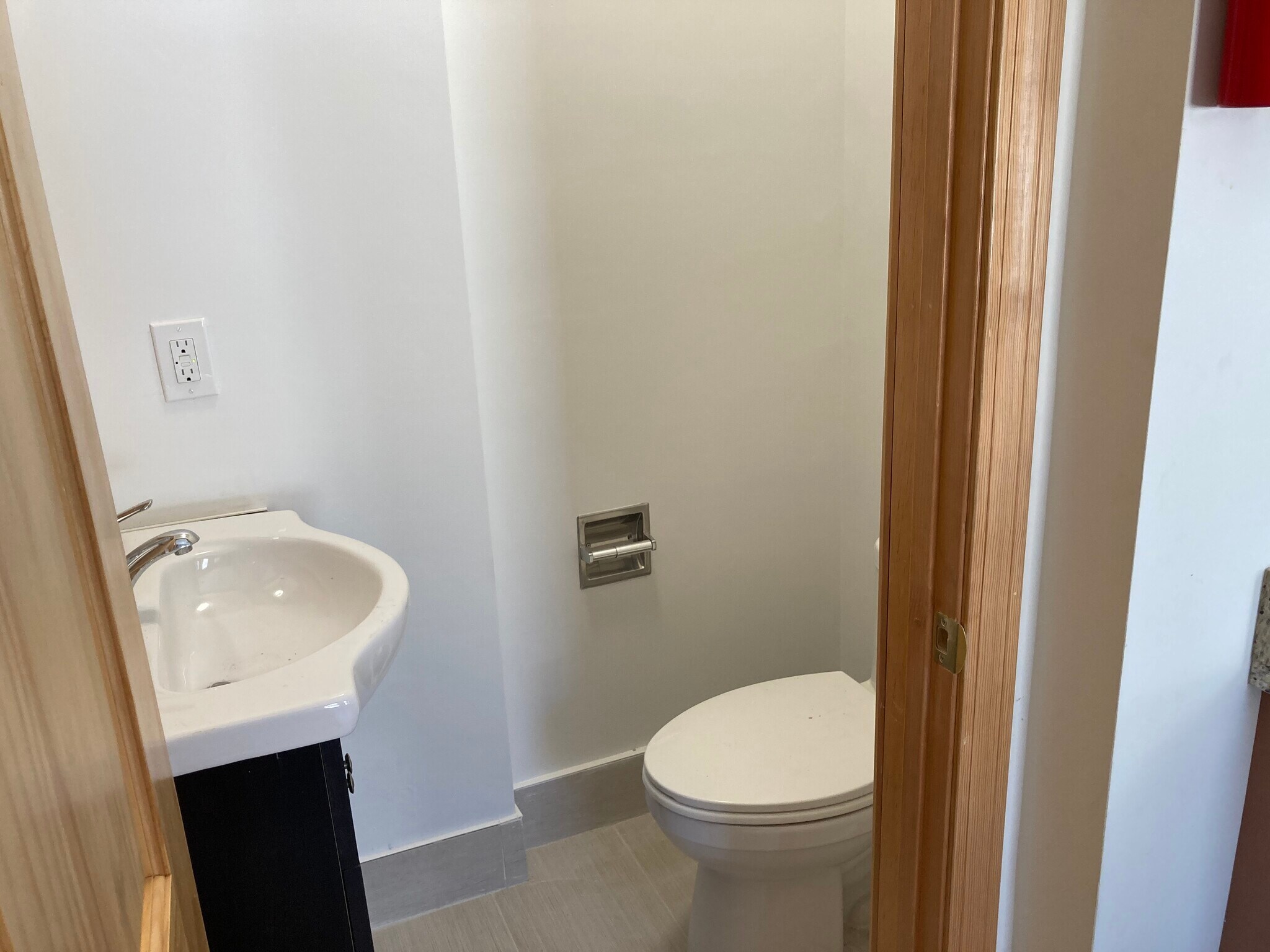 Building Photo - 149 Hillside St