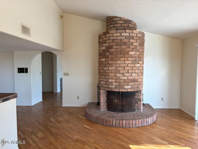 Building Photo - 8124 E Oasis St