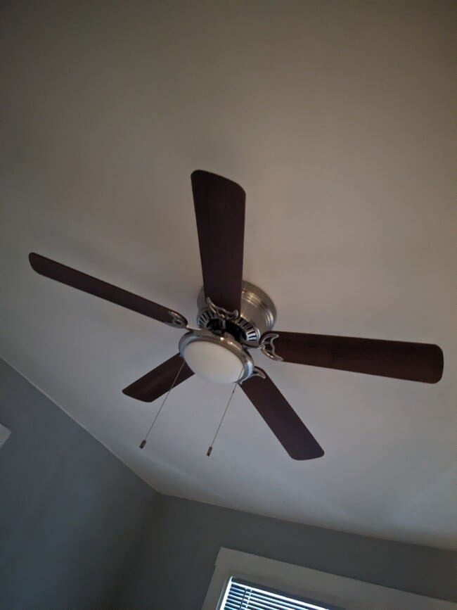 Building Photo - 3903 Schiller Pl