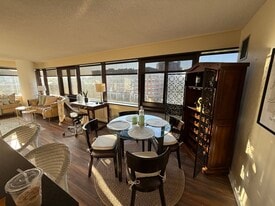 Building Photo - 127 Greyrock Pl