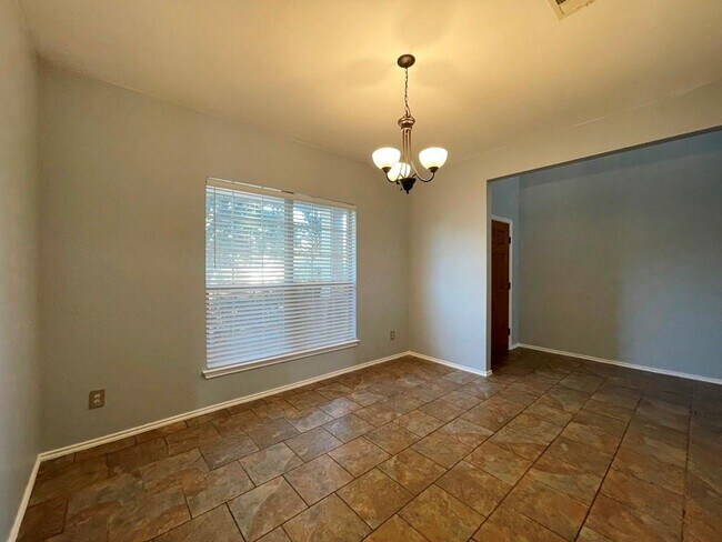 Building Photo - 9432 Castle Pines Dr