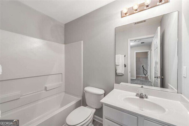 Building Photo - 268 Balaban Cir