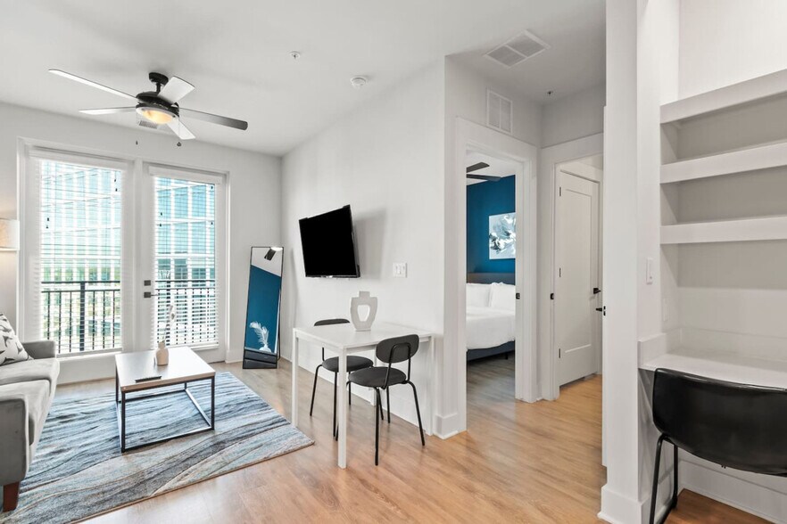 Building Photo - 2317 W Grace St