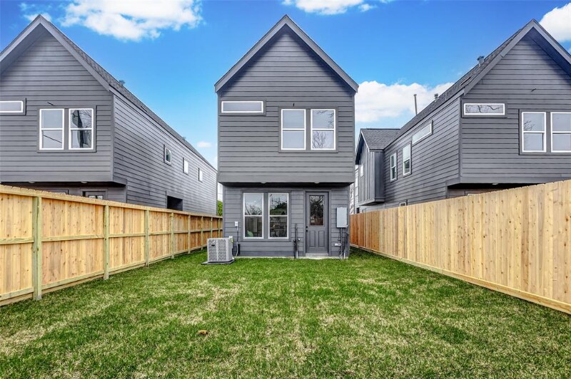 Building Photo - 8006 Sunbury St