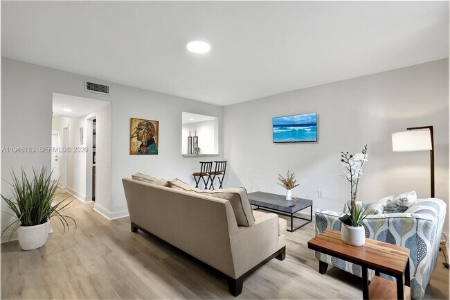 Building Photo - 14204 NE 3rd Ct