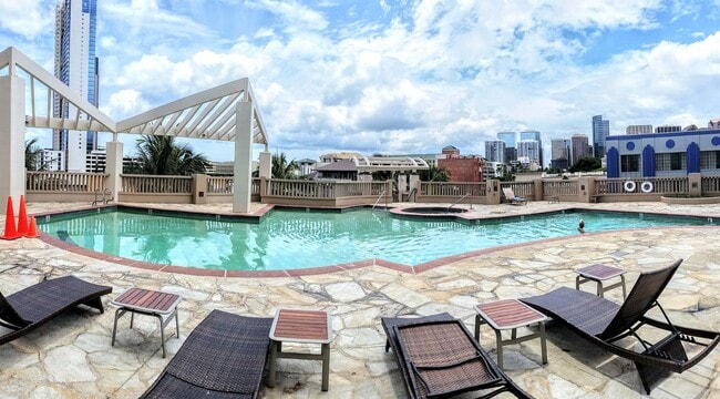 Building Photo - Keola Lai Penthouse 2 Bedroom 2 Bathroom 2...