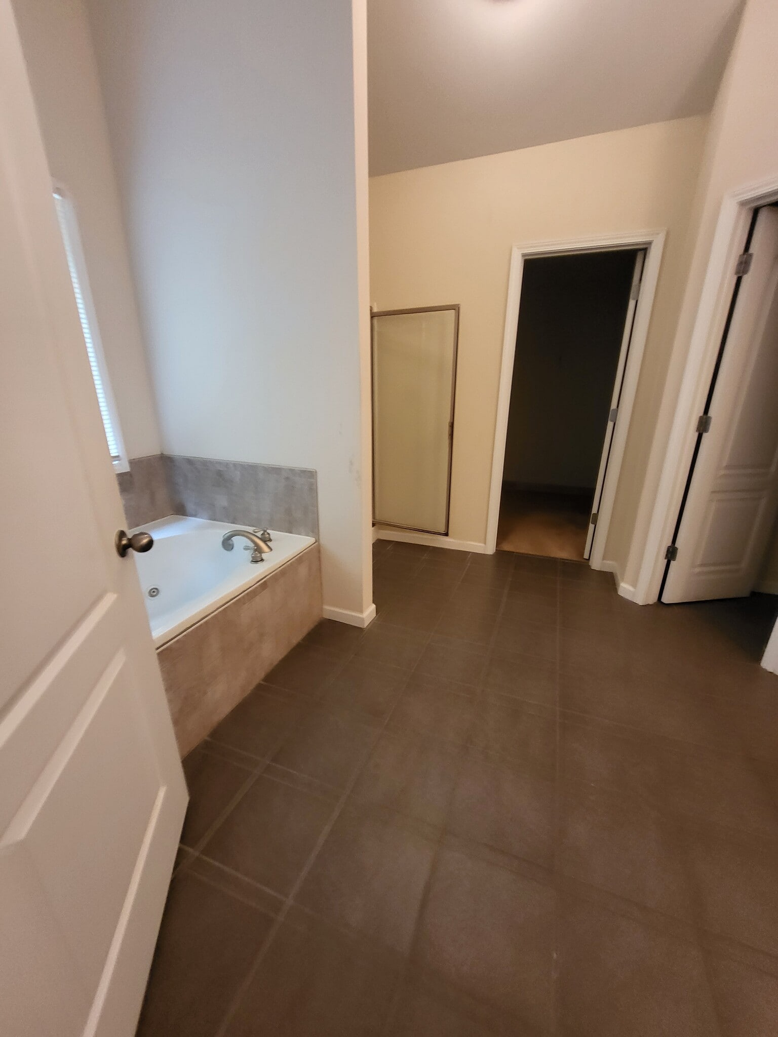 Building Photo - 316 Yorkshire Trce