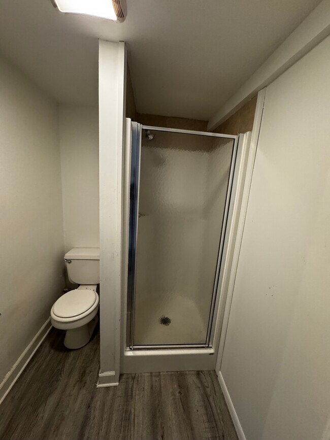 Building Photo - Blondo Street