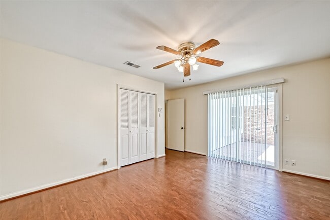 Building Photo - 918 Wycliffe Dr