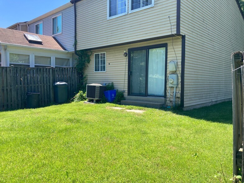 Building Photo - 7700 Fawn Ct