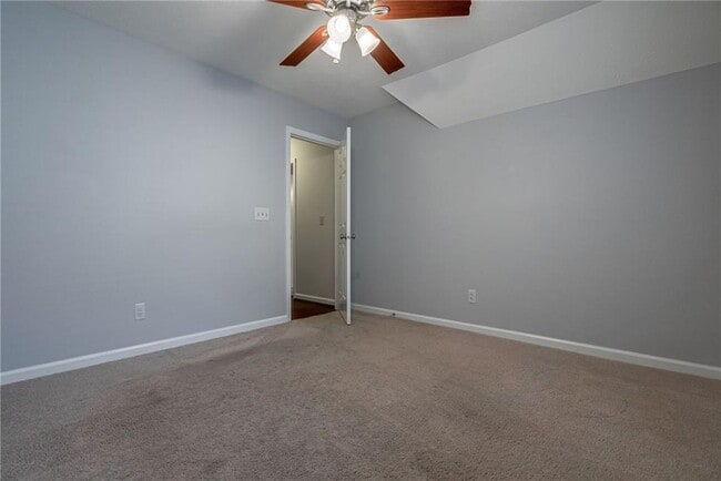 Building Photo - 8895 Club River Dr