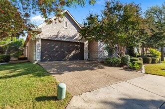 Building Photo - 1049 Lakeridge Dr