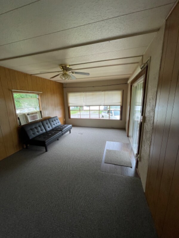 Building Photo - 318 Pearl Ln