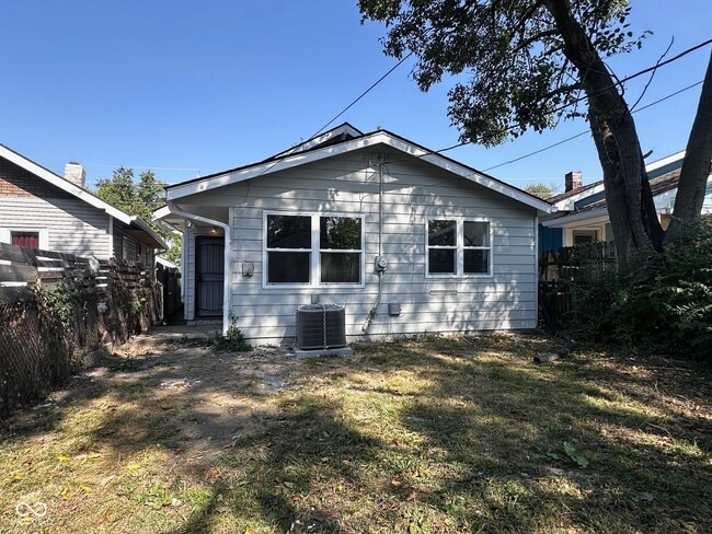 Building Photo - 2921 E Brookside Ave