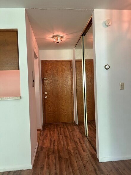 Building Photo - 5700 W Wahner Ave