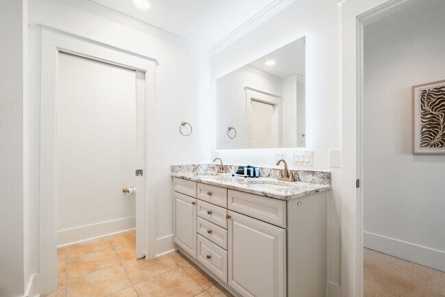 Building Photo - 22022 Front Beach Rd