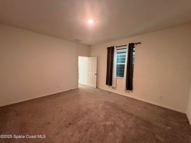 Building Photo - 1031 Grapefruit Rd SE