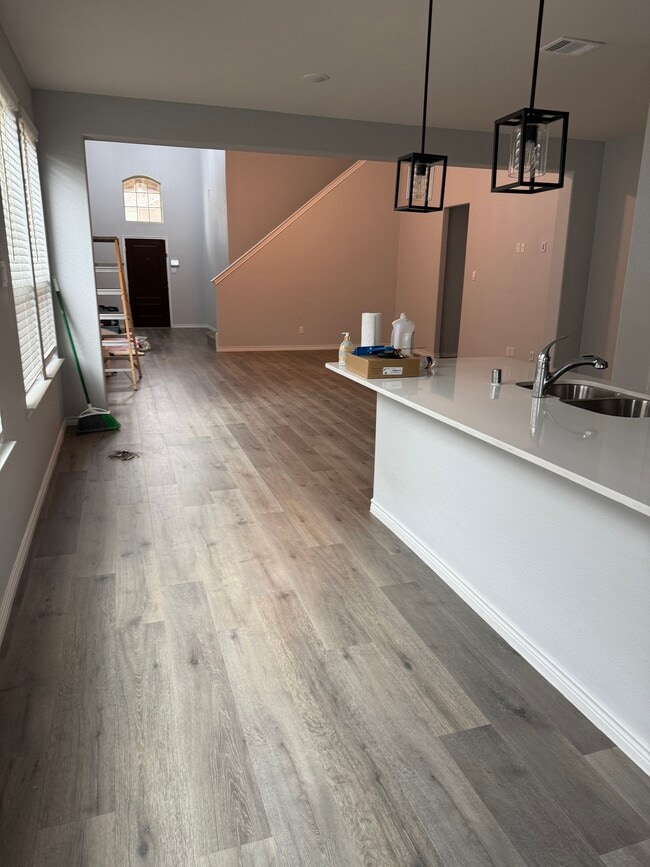 Building Photo - 2021 Deya Dr