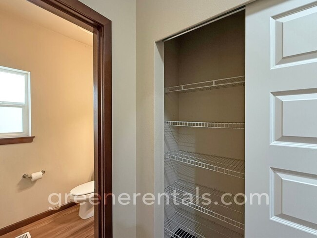 Building Photo - 4BR 2.5BA Home on Tumwater Hill