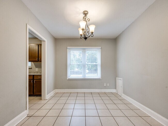 Building Photo - Charming Updated Home Near OKC Urban Core ...
