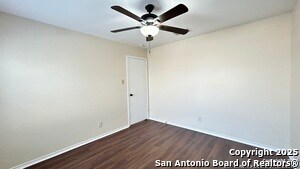 Building Photo - 8018 Chestnut Gate Dr