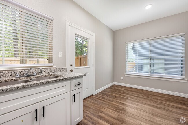 2BR, 1.5BA - 1,000SF - Kitchen/Dining - 5927 East Highway 80