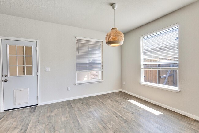 Building Photo - 2014 Arborside Dr