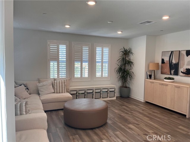 Building Photo - 9831 La Serna Dr